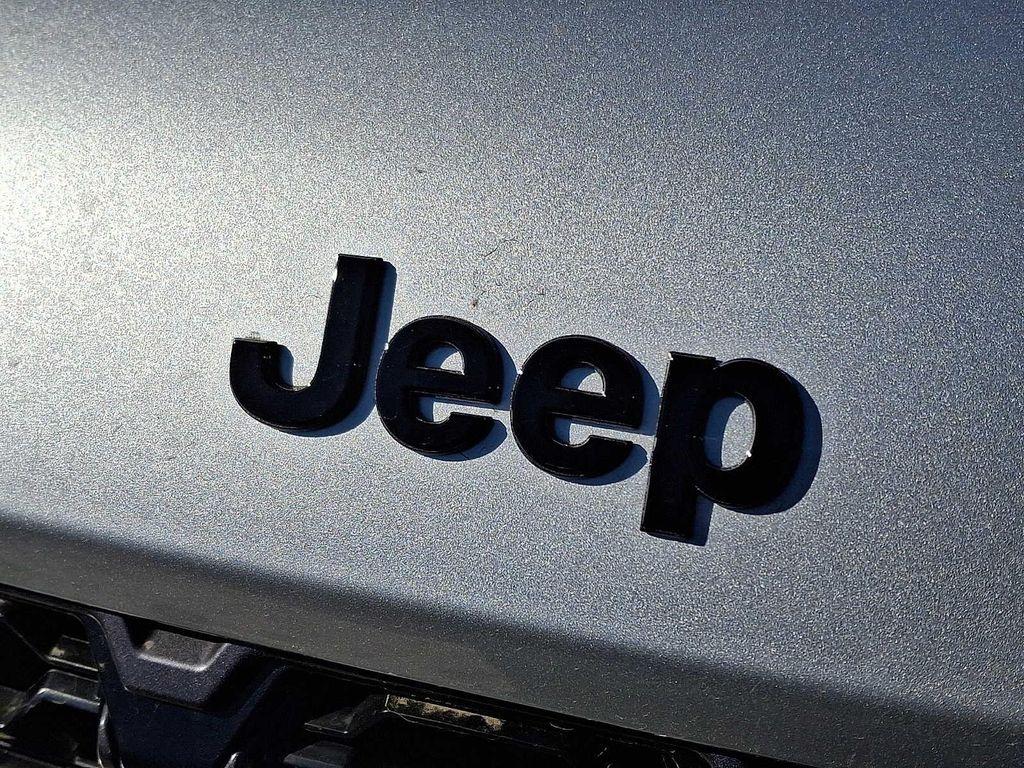 new 2026 Jeep Grand Cherokee car, priced at $50,199