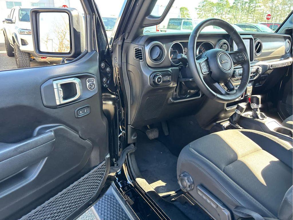 used 2022 Jeep Wrangler Unlimited car, priced at $31,725