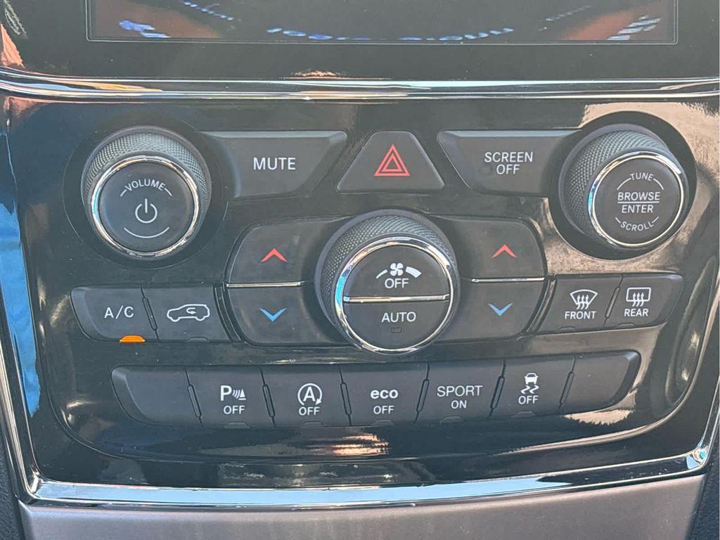 used 2021 Jeep Grand Cherokee car, priced at $23,286