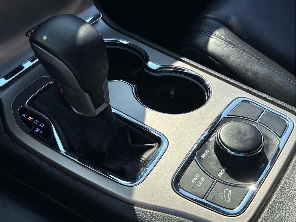 used 2021 Jeep Grand Cherokee car, priced at $23,286