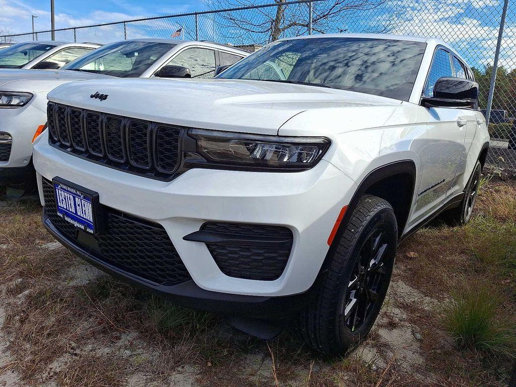 new 2025 Jeep Grand Cherokee car, priced at $46,135