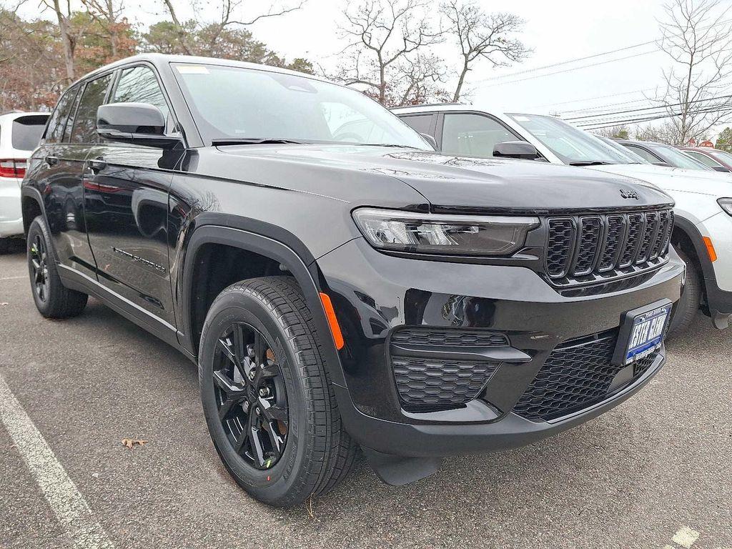 new 2025 Jeep Grand Cherokee car, priced at $46,730