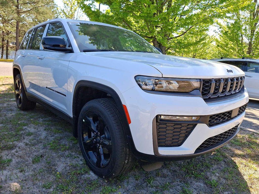new 2026 Jeep Grand Cherokee car, priced at $52,430