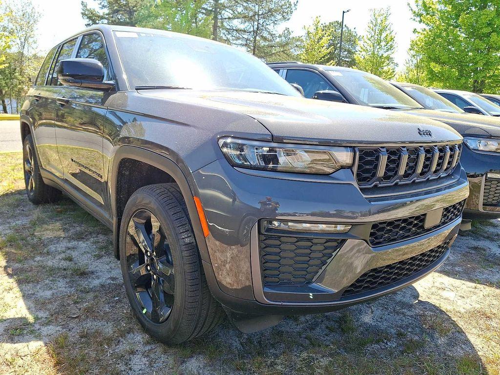 new 2026 Jeep Grand Cherokee car, priced at $53,025