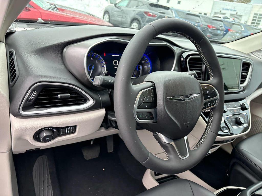 used 2024 Chrysler Pacifica car, priced at $28,220