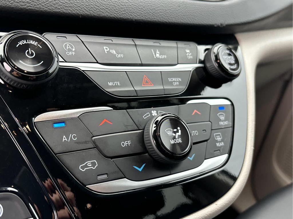 used 2024 Chrysler Pacifica car, priced at $28,220