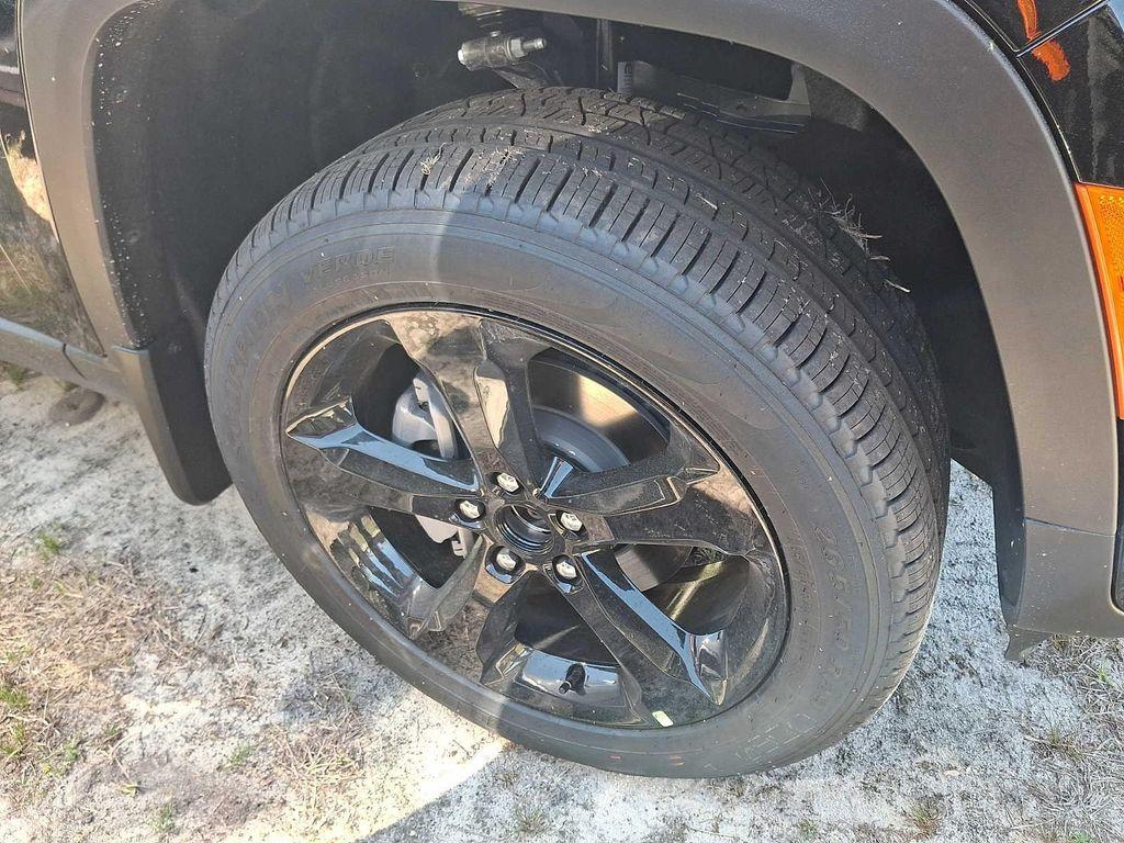 new 2026 Jeep Grand Cherokee car, priced at $53,025