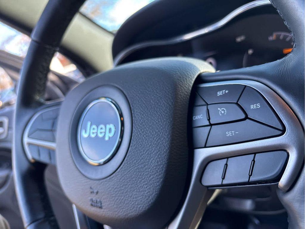 used 2021 Jeep Grand Cherokee car, priced at $25,678