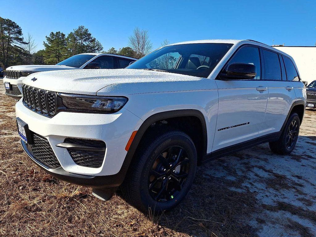 new 2025 Jeep Grand Cherokee car, priced at $46,735