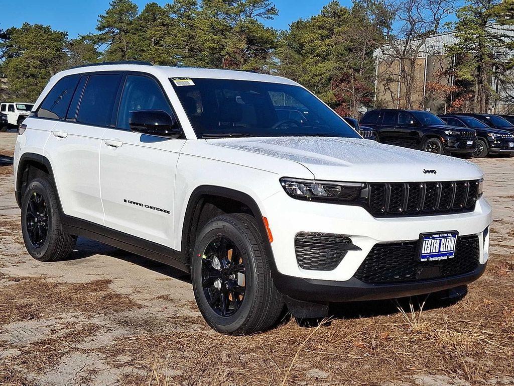 new 2025 Jeep Grand Cherokee car, priced at $46,735