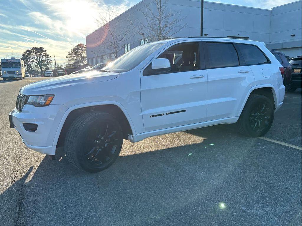 used 2018 Jeep Grand Cherokee car, priced at $15,461