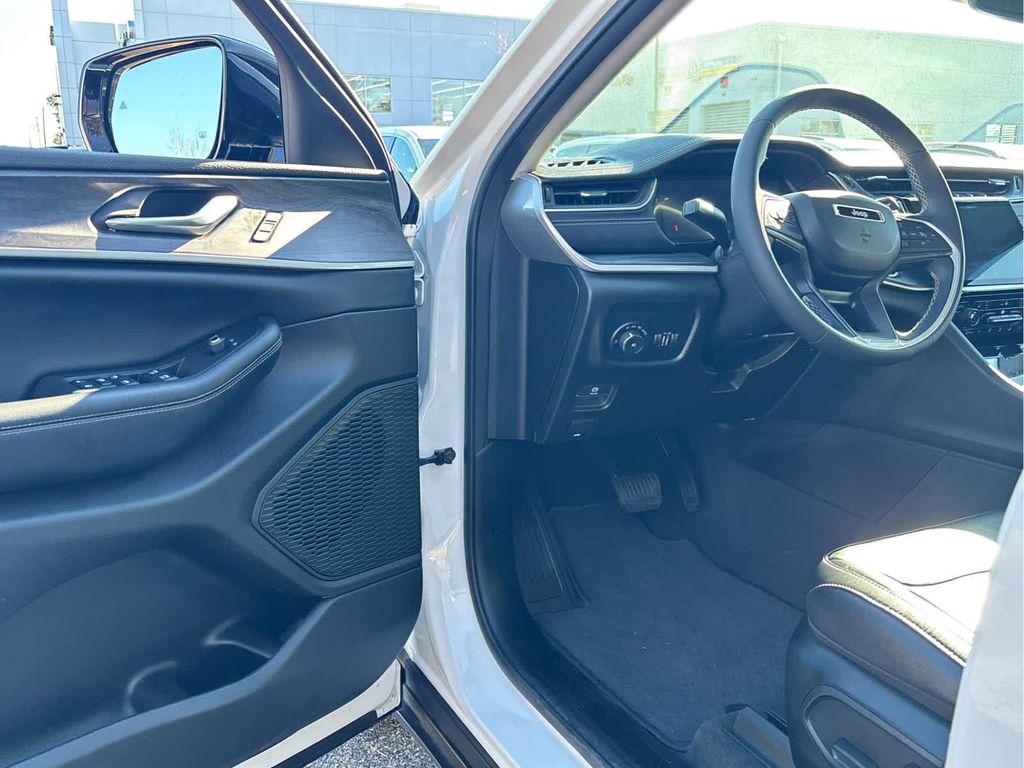 used 2023 Jeep Grand Cherokee car, priced at $33,937