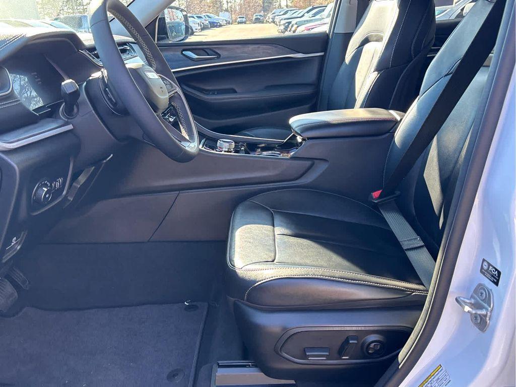 used 2023 Jeep Grand Cherokee car, priced at $33,937