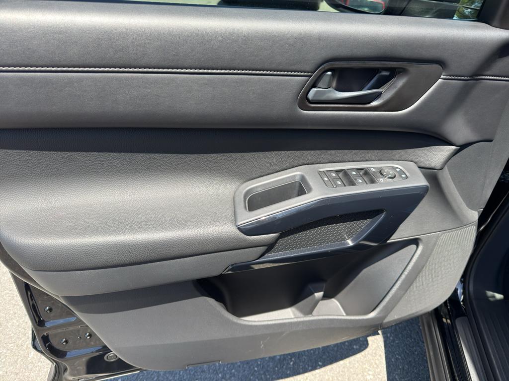 used 2025 Nissan Pathfinder car, priced at $31,900