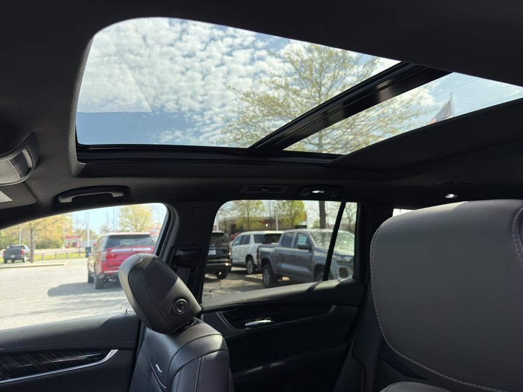 used 2023 Cadillac XT6 car, priced at $32,489