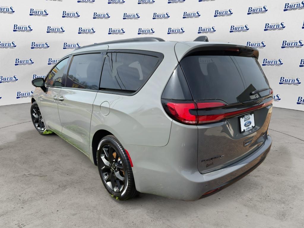 used 2025 Chrysler Pacifica car, priced at $36,975