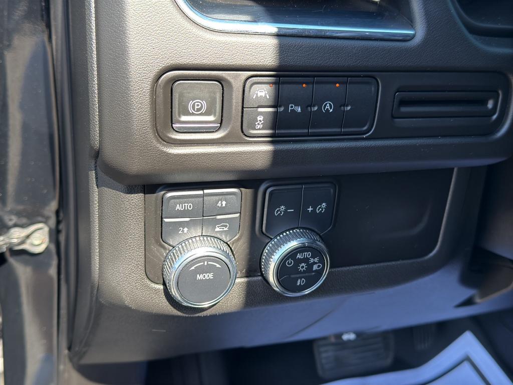 used 2023 GMC Yukon XL car, priced at $50,489