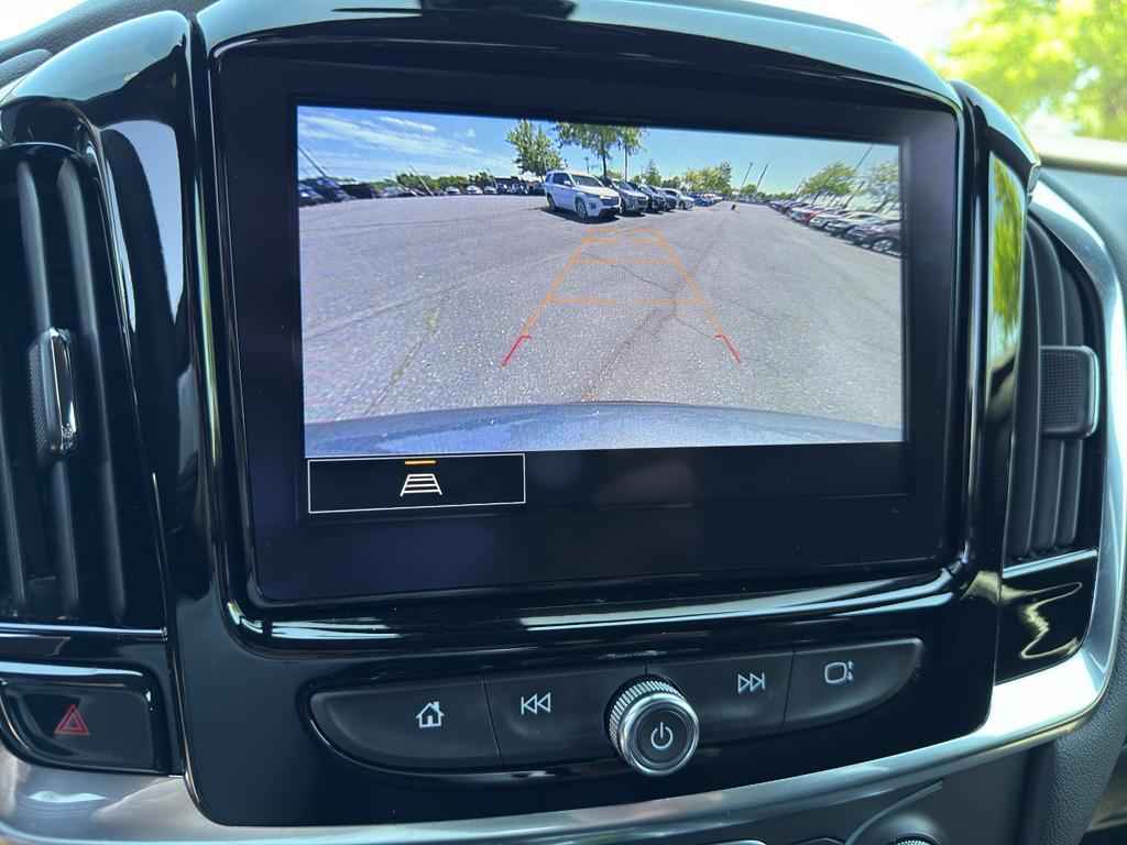 used 2023 Chevrolet Traverse car, priced at $29,489