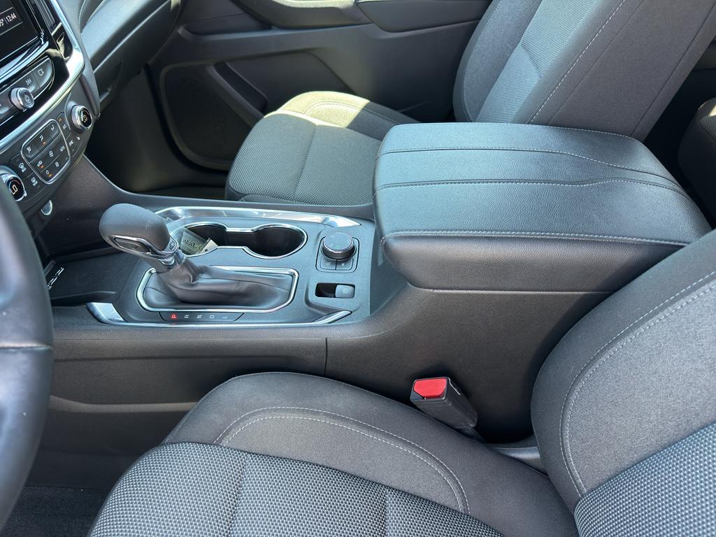 used 2023 Chevrolet Traverse car, priced at $29,489