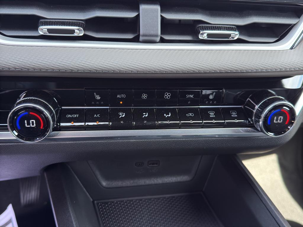 new 2026 Chevrolet Equinox car, priced at $31,610