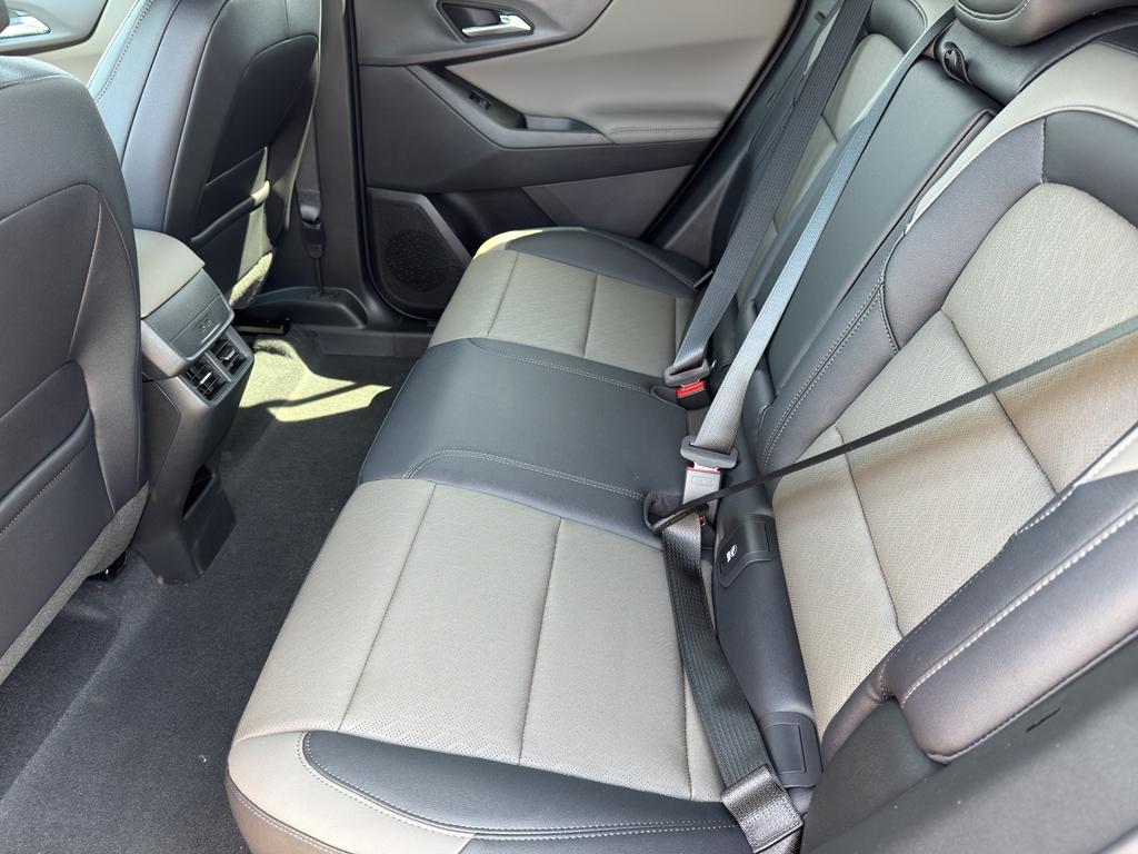 new 2026 Chevrolet Equinox car, priced at $31,610