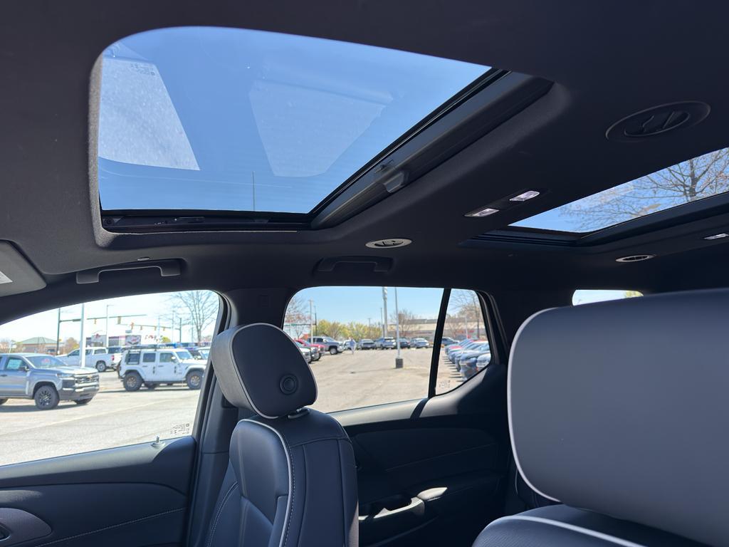 used 2023 Chevrolet Traverse car, priced at $37,721