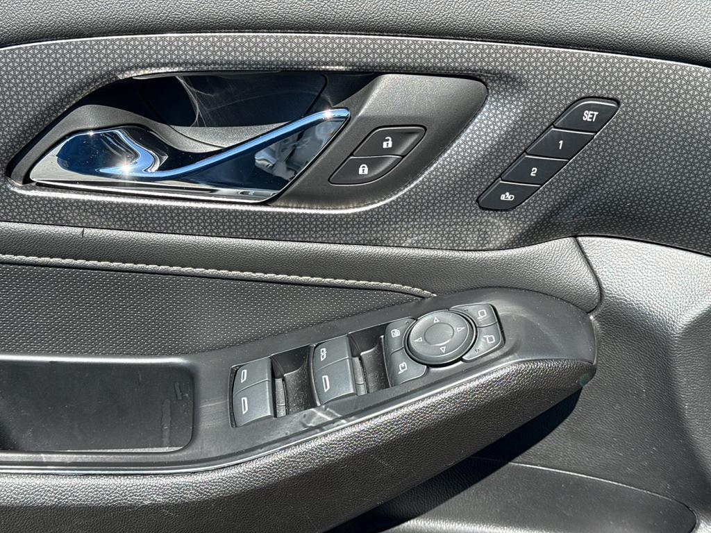 used 2023 Chevrolet Traverse car, priced at $37,721