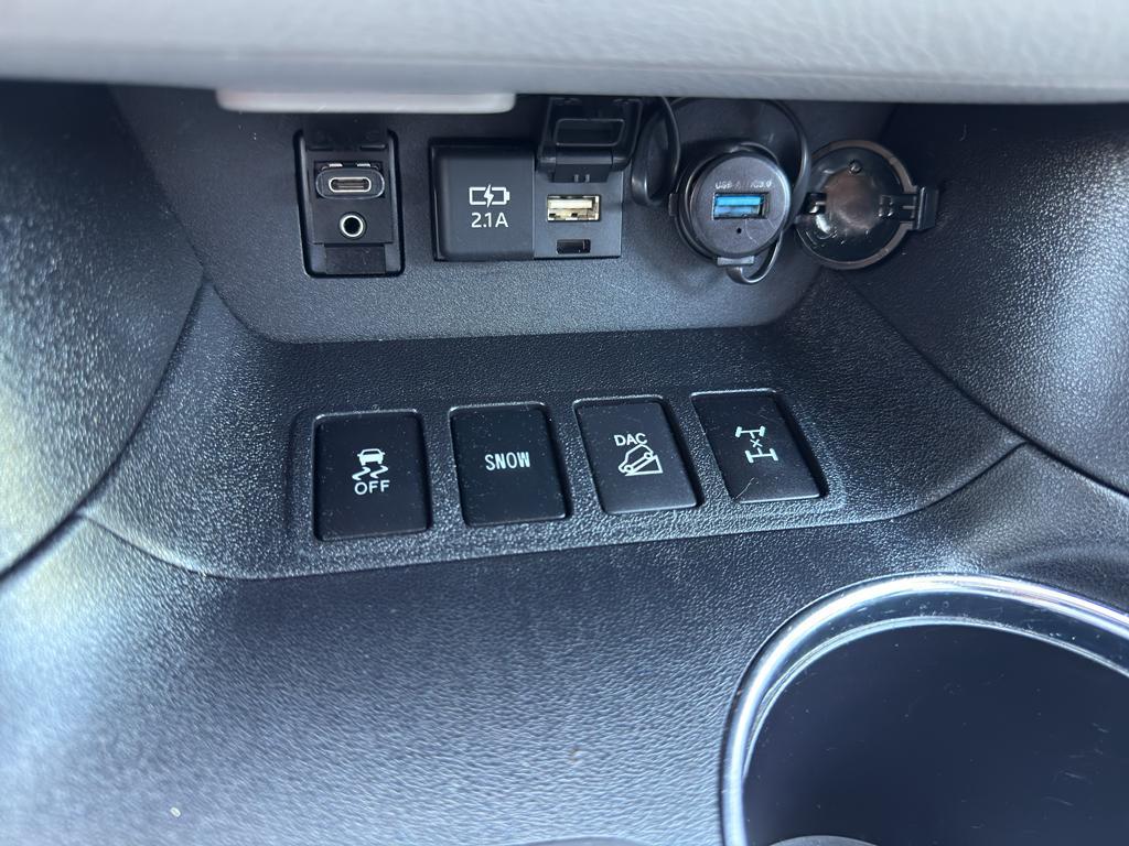 used 2019 Toyota Highlander car, priced at $31,500