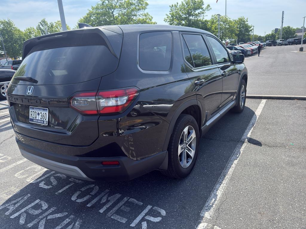 used 2025 Honda Pilot car, priced at $41,998