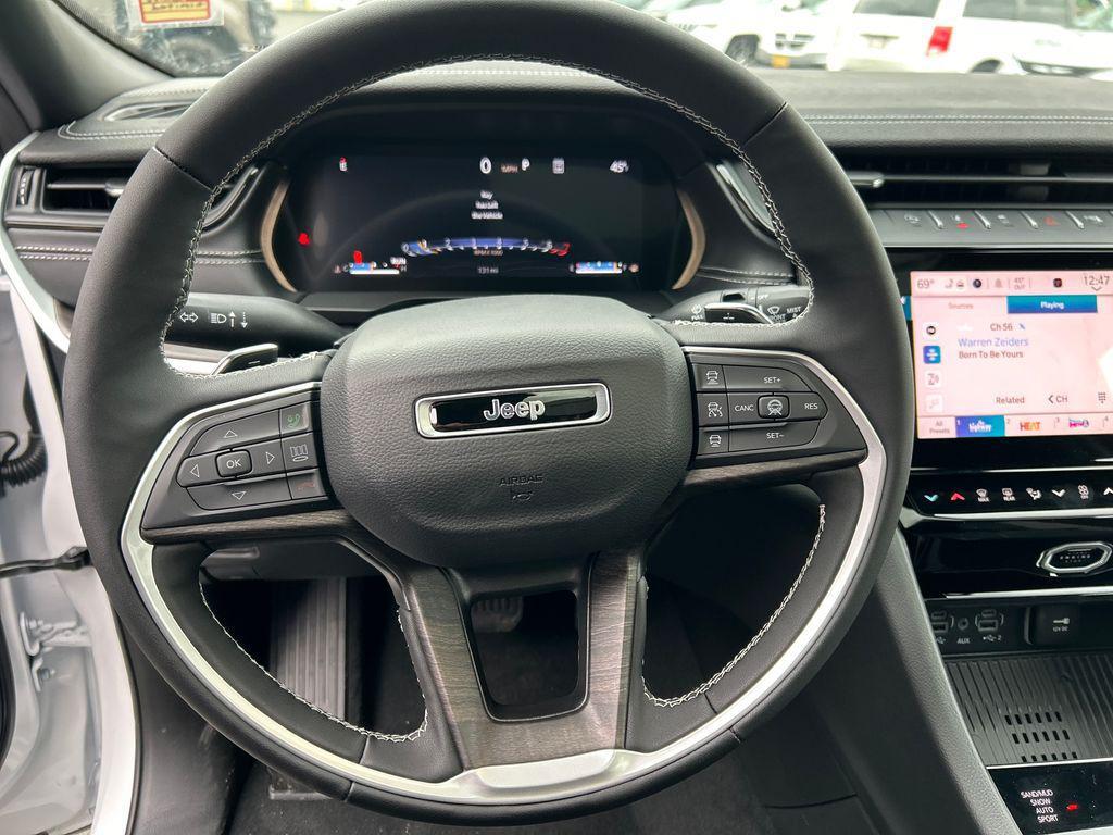 new 2026 Jeep Grand Cherokee car, priced at $51,380