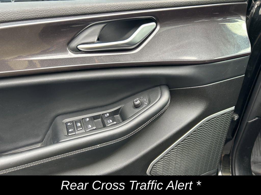 used 2022 Jeep Grand Cherokee car, priced at $31,000