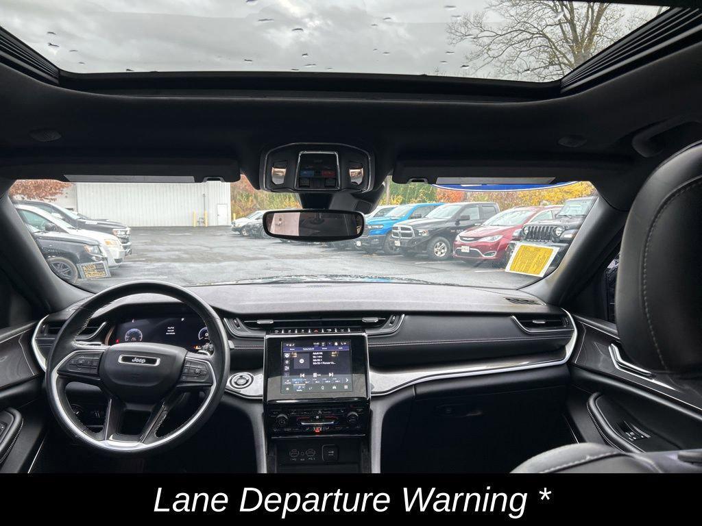 used 2022 Jeep Grand Cherokee car, priced at $31,000