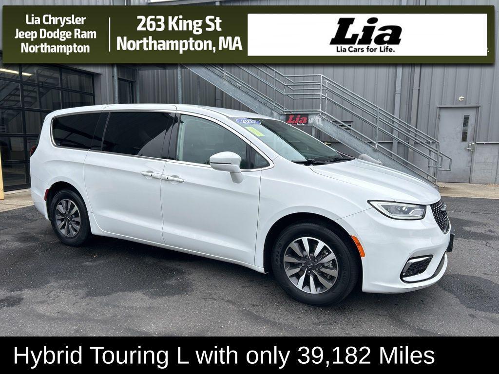 used 2022 Chrysler Pacifica Hybrid car, priced at $27,700