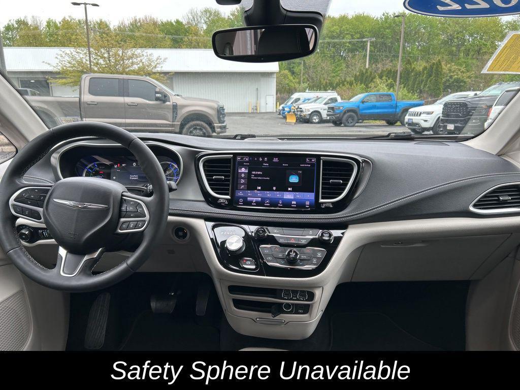used 2022 Chrysler Pacifica Hybrid car, priced at $27,700
