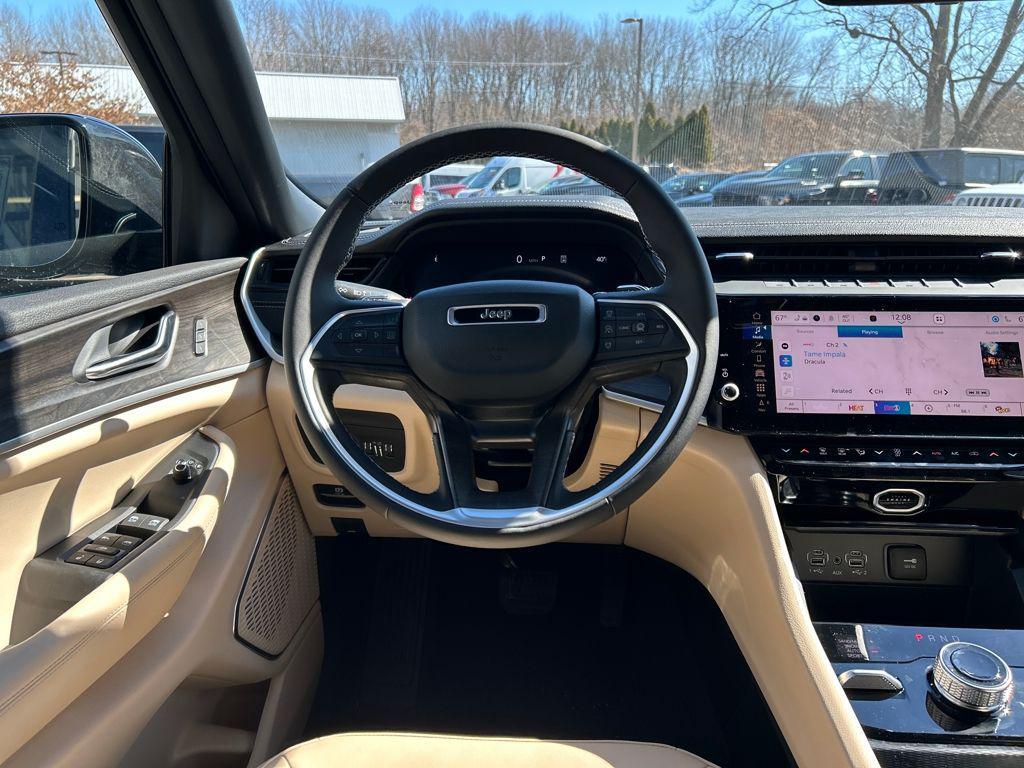 new 2026 Jeep Grand Cherokee car, priced at $45,585