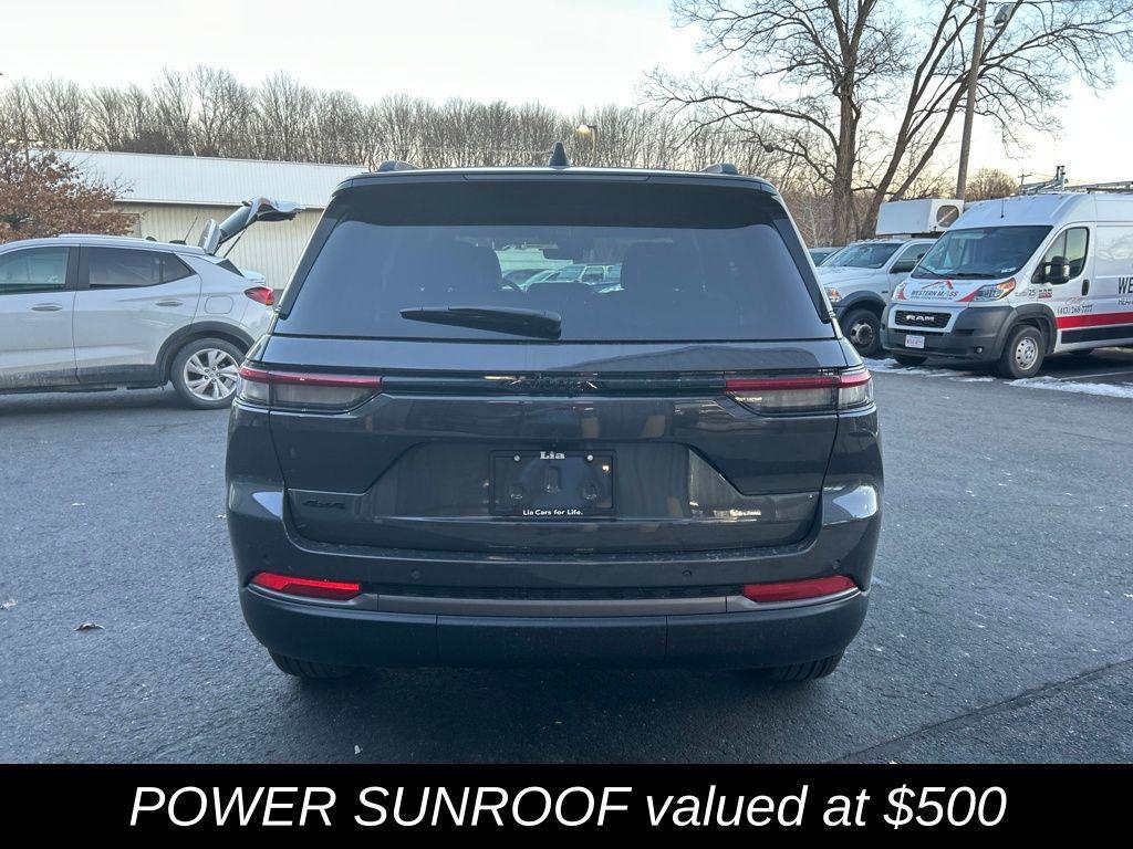 new 2026 Jeep Grand Cherokee car, priced at $47,775