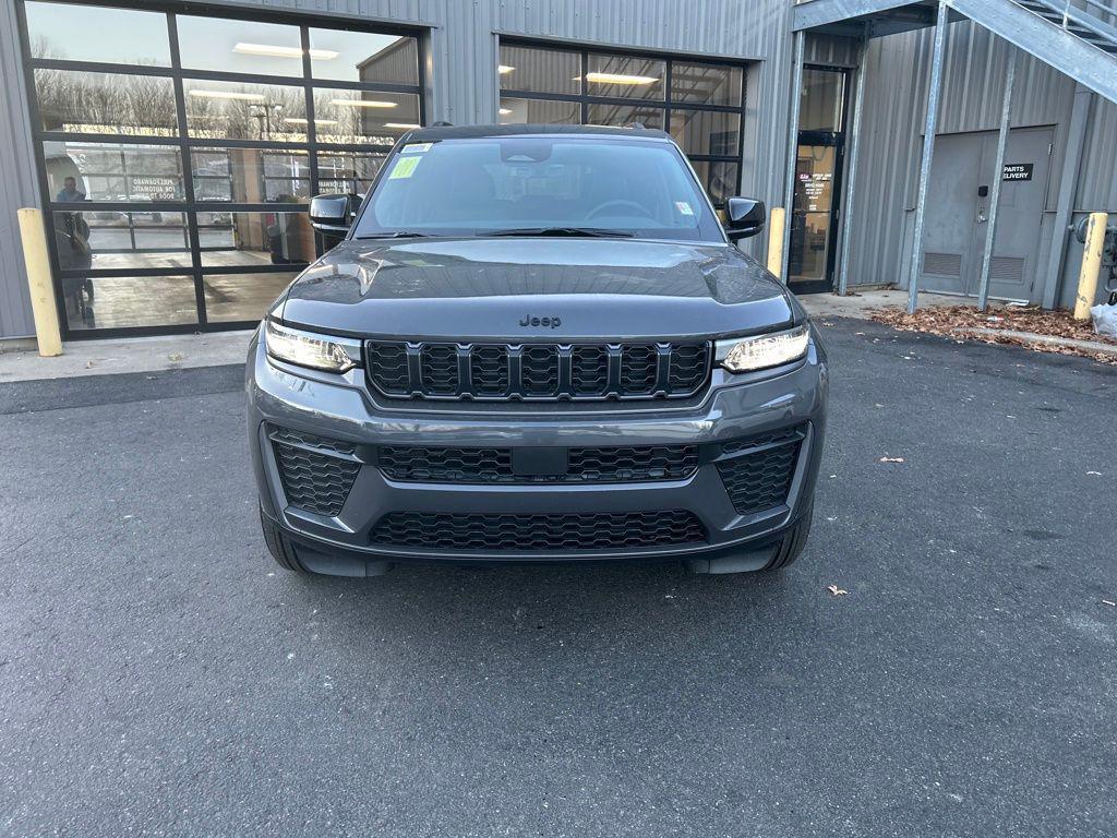new 2026 Jeep Grand Cherokee car, priced at $47,775