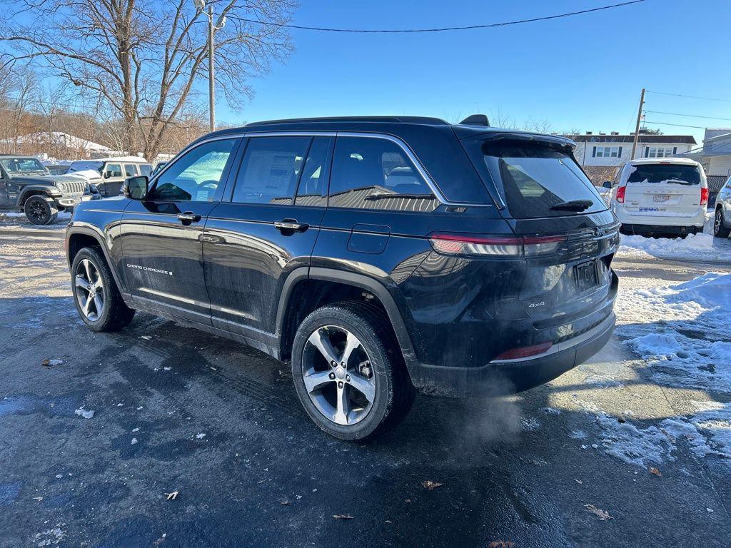 new 2026 Jeep Grand Cherokee car, priced at $48,580