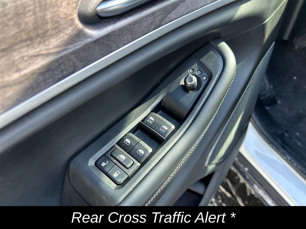 used 2022 Jeep Grand Cherokee L car, priced at $30,200