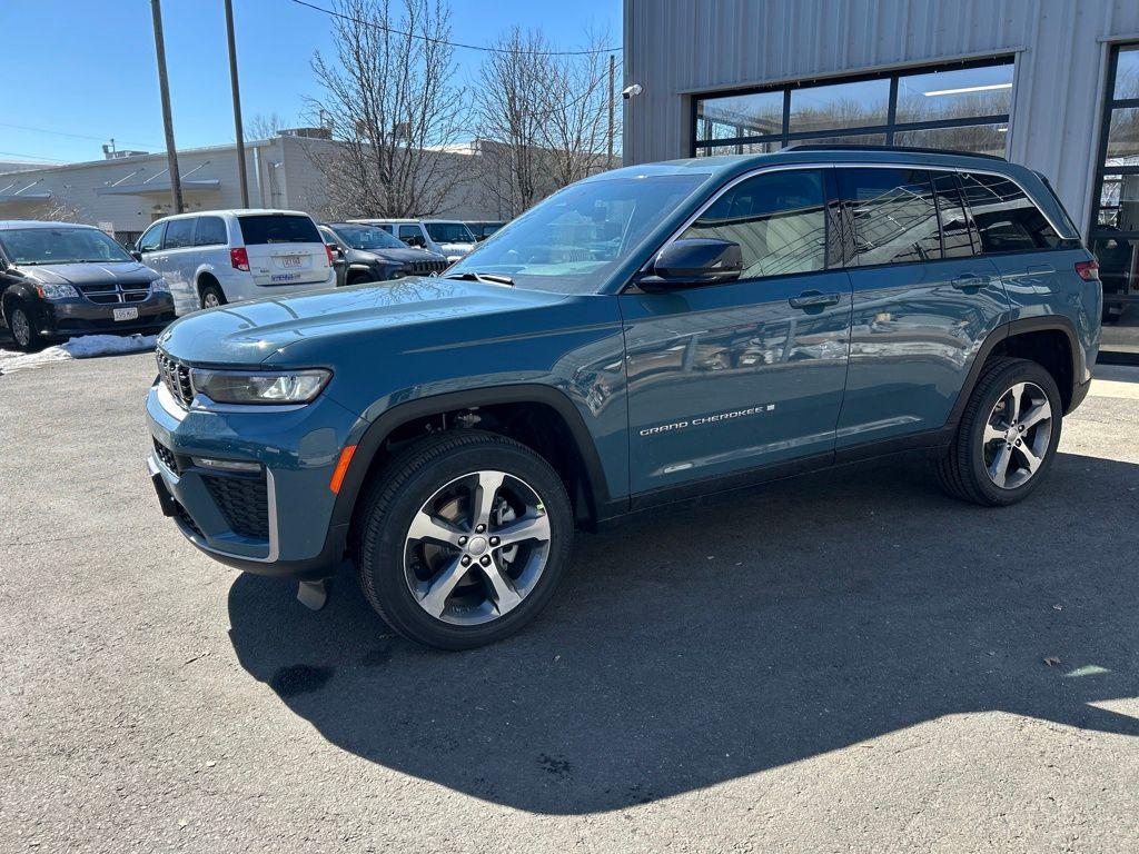new 2026 Jeep Grand Cherokee car, priced at $46,655