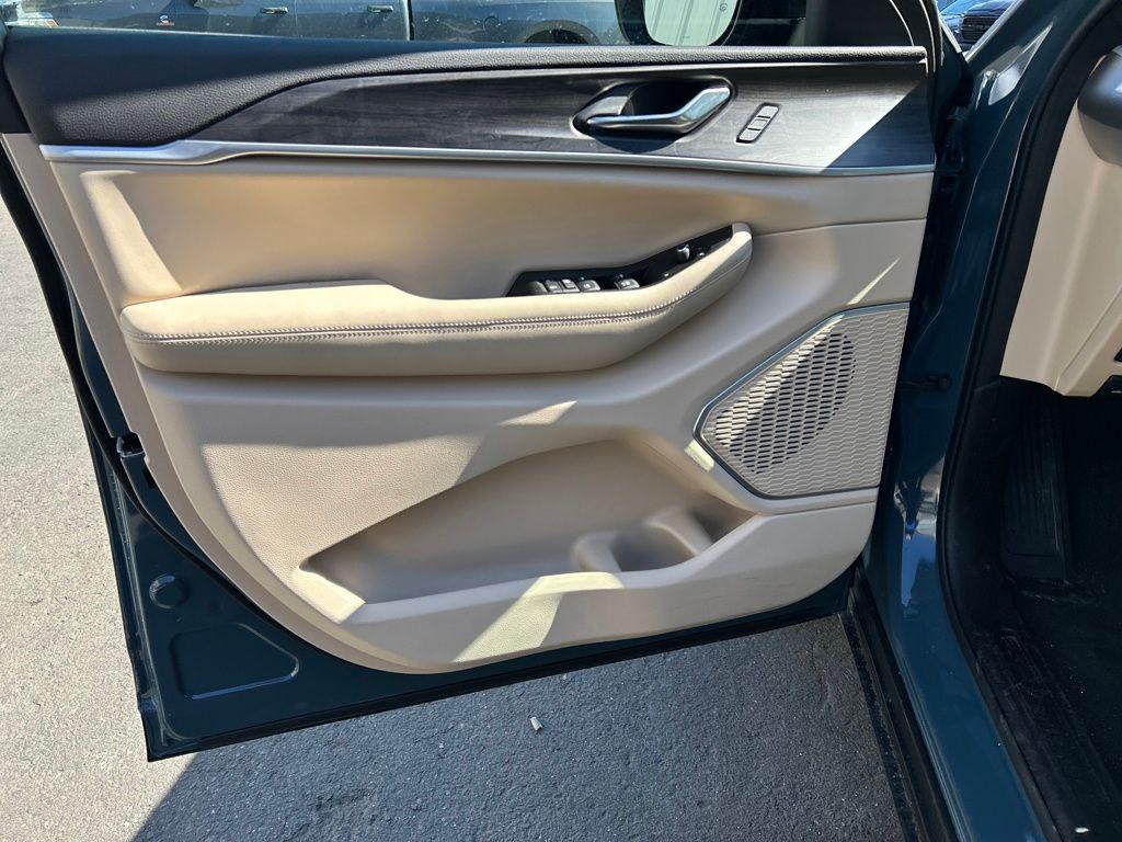 new 2026 Jeep Grand Cherokee car, priced at $46,655