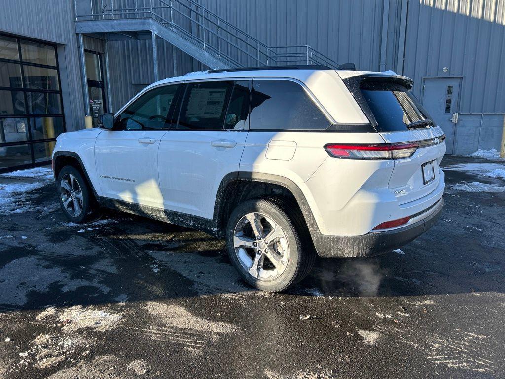 new 2026 Jeep Grand Cherokee car, priced at $47,510