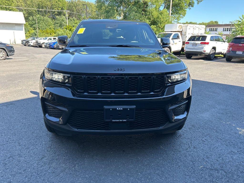 new 2025 Jeep Grand Cherokee car, priced at $43,625