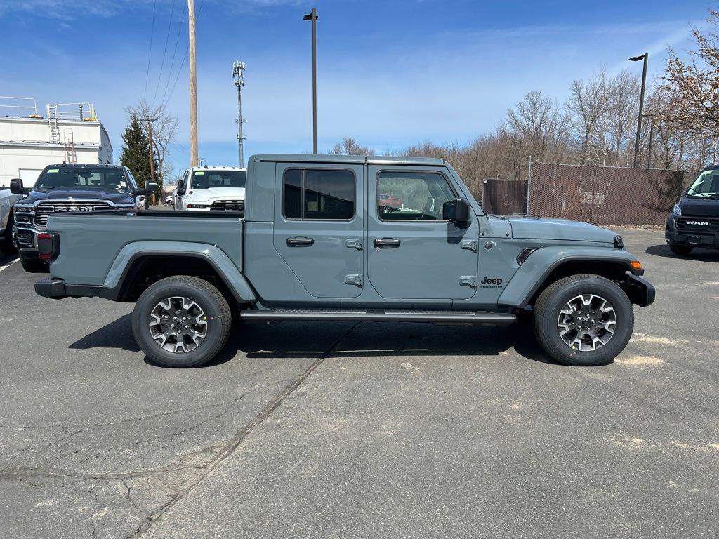 new 2026 Jeep Gladiator car, priced at $50,170