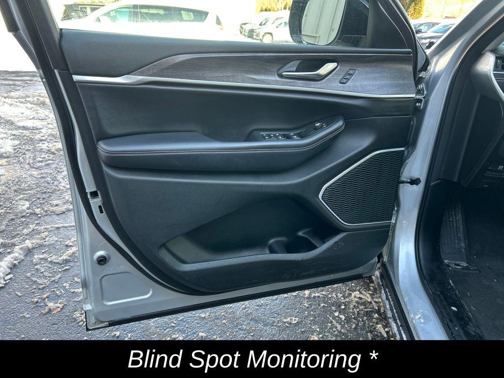 used 2021 Jeep Grand Cherokee L car, priced at $26,800