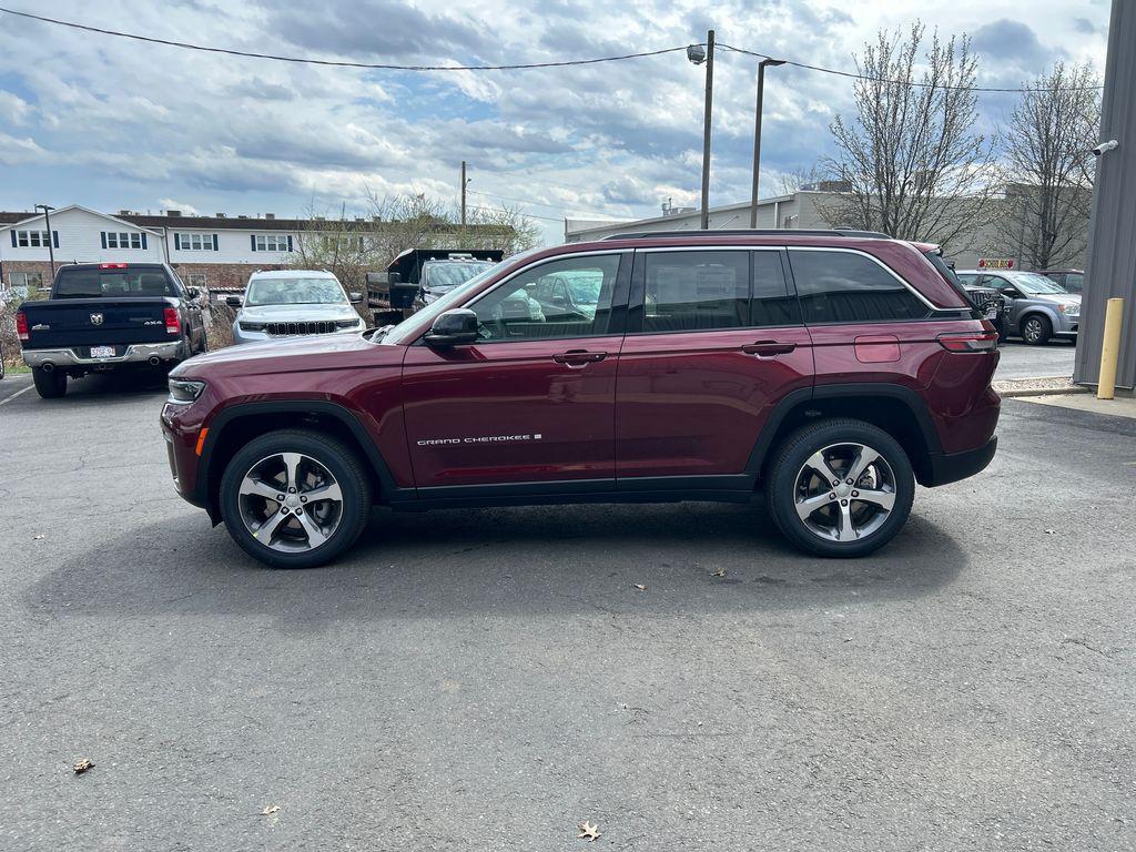 new 2026 Jeep Grand Cherokee car, priced at $49,580