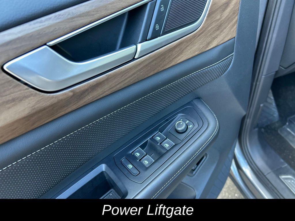 used 2025 Volkswagen Atlas car, priced at $34,300