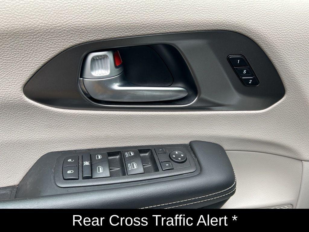 used 2024 Chrysler Pacifica car, priced at $26,000