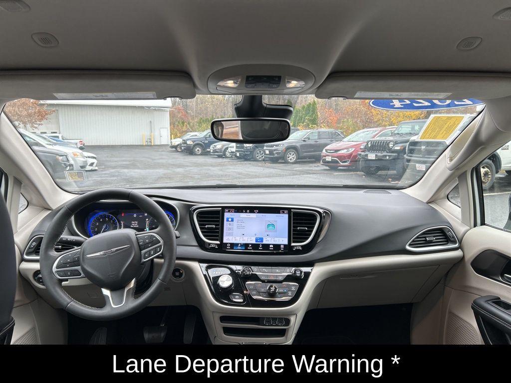 used 2024 Chrysler Pacifica car, priced at $26,000