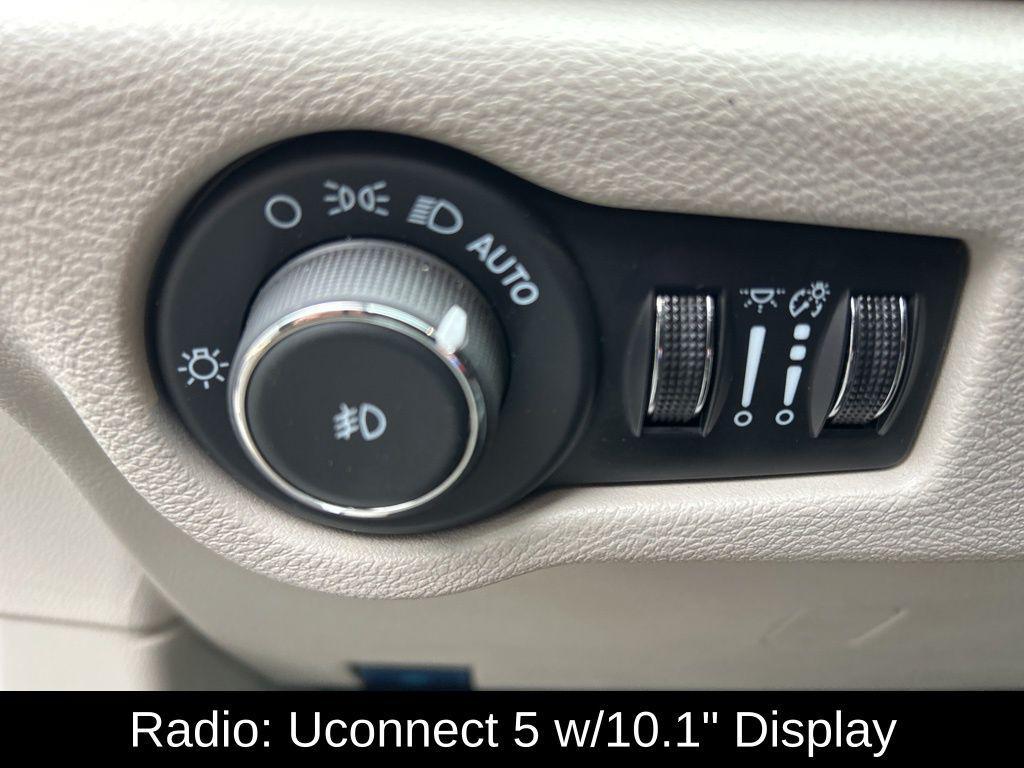 used 2024 Chrysler Pacifica car, priced at $26,000